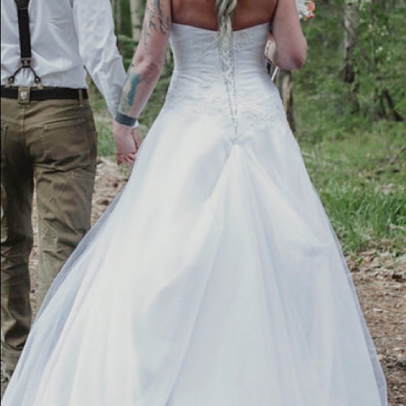 Wedding Dress - Picture 4 of 7